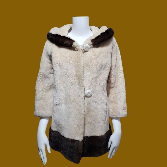 Vintage Fur Jacket Old Money Dark Academia Luxurious Glamorous Cozy Soft - Picture 1 of 9